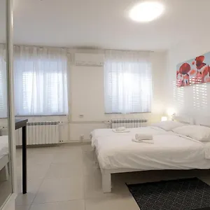 Budget , Fiume Horvátország